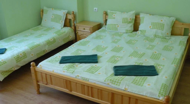 House Arirang, Buchen Sie Hotel Trojan Lowetsch