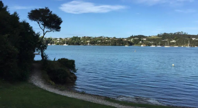 Коттедж Waters Edge Holiday Home