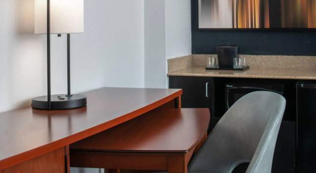 Четырёхместный люкс Courtyard by Marriott Dulles Airport Herndon/Reston
