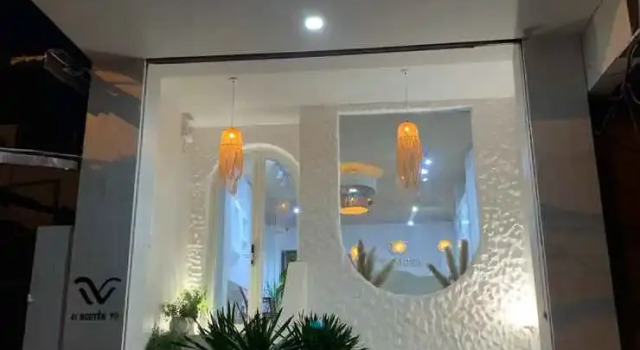 VV House and Cinema 1, Забронировать Отель Отели Binh Dinh с бассейном, Бассейн