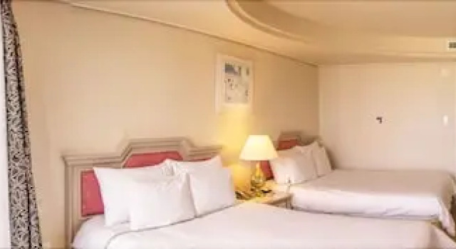 Четырёхместный номер Standard с балконом Jeju Pacific Hotel