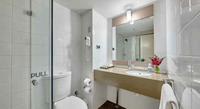 Standard Triple room ibis Perth