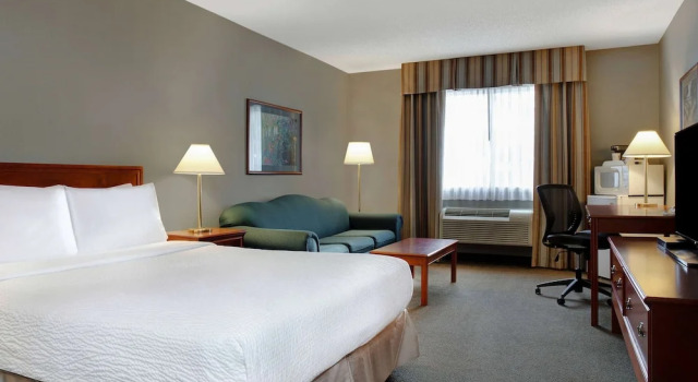Номер Standard Days Inn by Wyndham Whitecourt