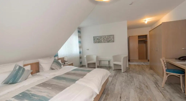 Номер Deluxe Lakeside Resort Michaela