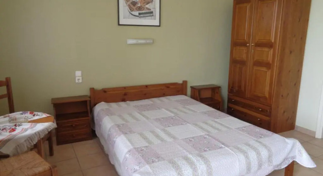 Theo House 1, Book Hotel  