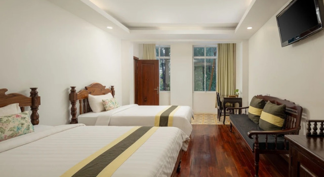 Номер Deluxe La Residence WatBo Hotel