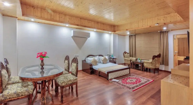 Номер Grand Grand Krisa Resort & SPA, Manali Experience Luxury With all Weather ACs in Every Room