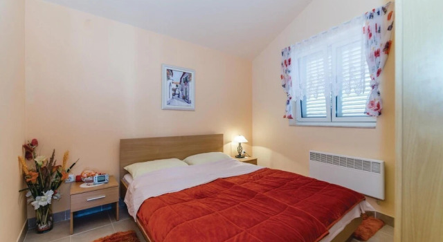 Beautiful Apartment in Privlaka With 2 Bedrooms and Wifi, Buchen Sie Ferienwohnung Privlaka Gespanschaft Zadar