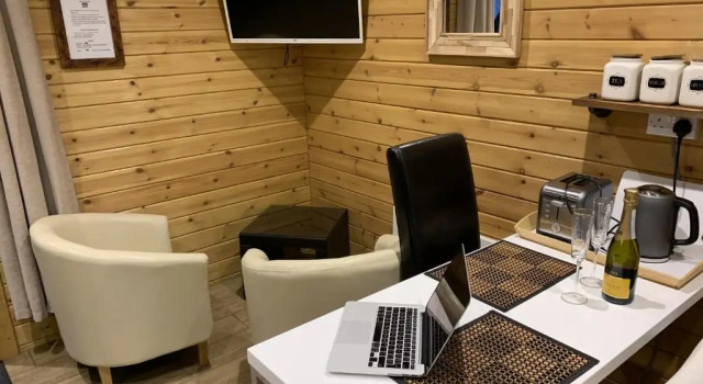 Southernwood - Garden Lodge 9, Забронировать Отель Дидкот Оксфордшир, рядом с Железнодорожный музей города Дидкот