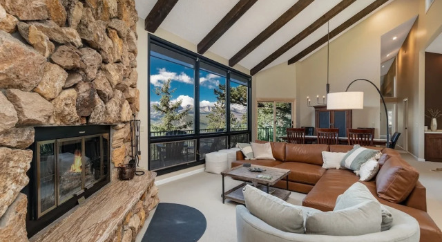 The Cedars Luxury  At Windcliff 5 Bedroom Home by RedAwning