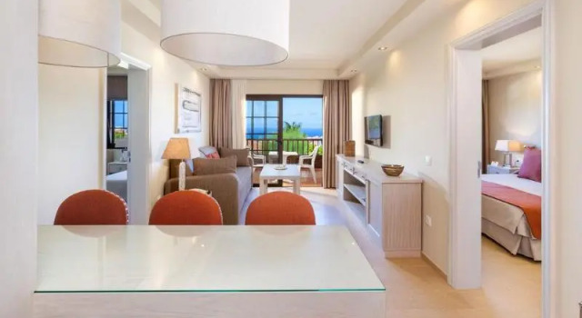 Апартаменты с балконом Apartamentos Ambassador