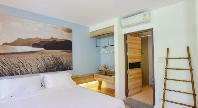 Hua Hin Luxury Beachfront Condo By Mon