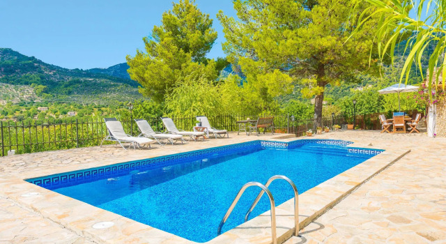Son Duri, Book Hotel  