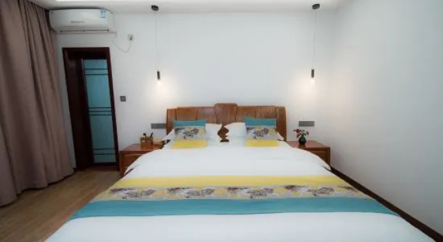 Люкс Comfort Shiqidong Hostel