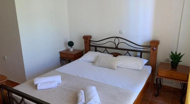 Трёхместный номер Standard с балконом и с красивым видом из окна Guesthouse Orlović