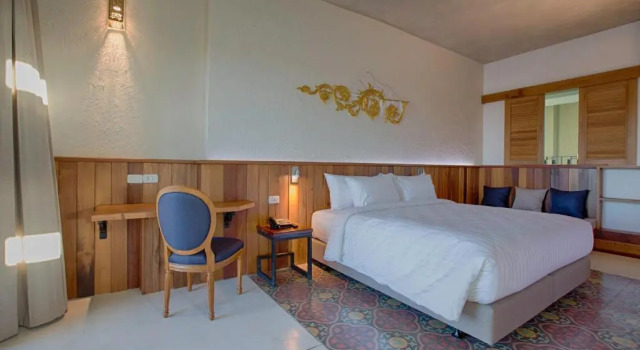Двухместный номер Deluxe с балконом Natee The Riverfront Hotel Kanchanaburi