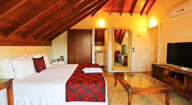 Двухместный номер Deluxe с балконом Praia do Estaleiro Guest House