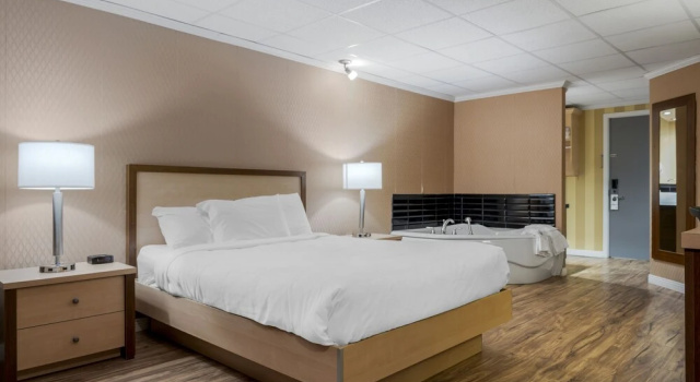 Двухместный люкс Цокольный этаж Econo Lodge Inn & Suites