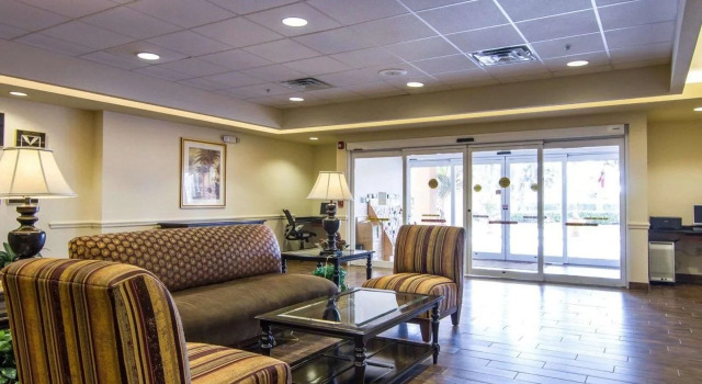 Comfort Inn & Suites Fort Myers Airport