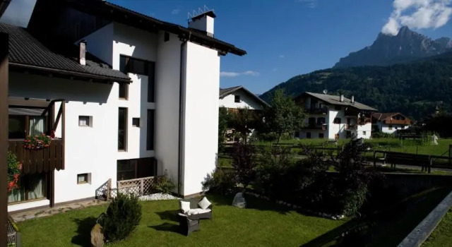 Апартаменты Hotel Castel Pietra