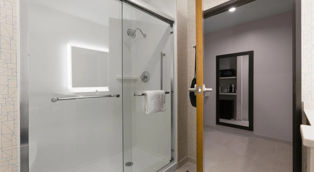 Четырёхместный номер Standard Holiday Inn Express Lake Park by IHG
