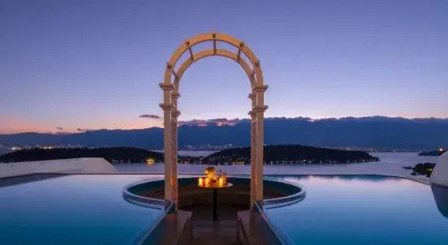 Люкс Grand Dali Yunji No.1 Cliff Seaview Hotel