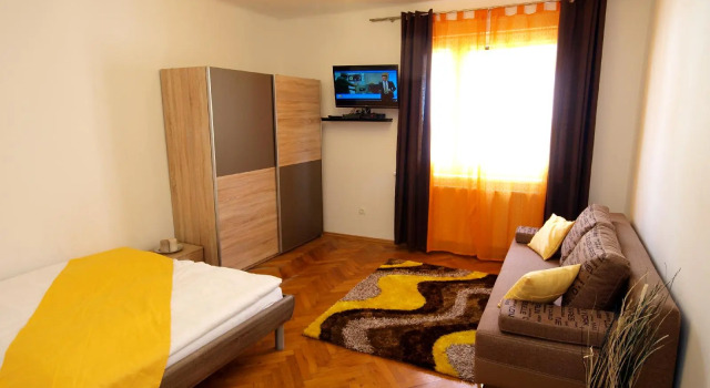 CheckVienna – Apartment Kroellgasse, Rezervați Apartament 15. Rudolfsheim-Fünfh. Viena, aproape de Schlosstheater Schönbrunn