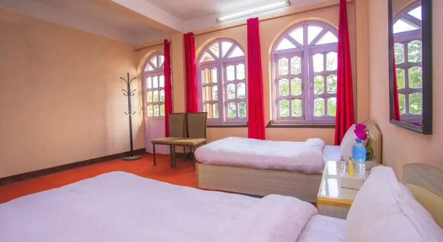 SPOT ON 456 Himalayan Paradise Inn, Забронировать Отель Дхуликхел 