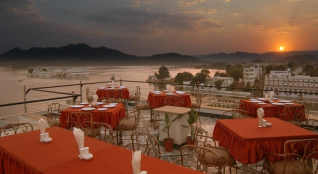 Люкс Deluxe Hotel Mewar Haveli - At Lake Pichola