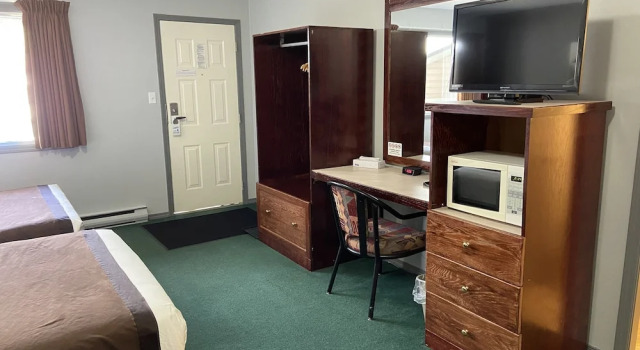 Трёхместный номер Deluxe Monashee Lodge