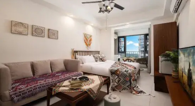Linshan Yunlu Homestay (Xishuangbanna Jinghong Gaozhuang Xishuangjing Xingguang Night Market Branch)