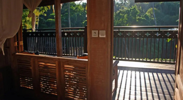 Вилла Artist Eco Villa With Wood And Clay