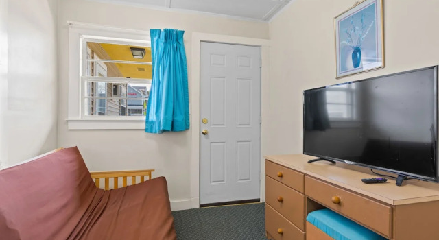 Двухместный люкс с 2 комнатами Beach Motel and Suites