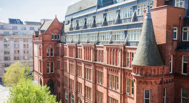 2 Bedroom Central London Apartment With Balcony, Varaa Huoneisto Asunnot kohteessa Merseyside, Huoneisto