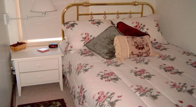 Victorian Rose Country Inn, Varaa Hotelli  
