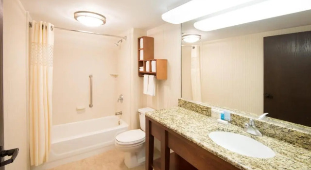 Четырёхместный номер Standard Hampton Inn Bridgeport/Clarksburg
