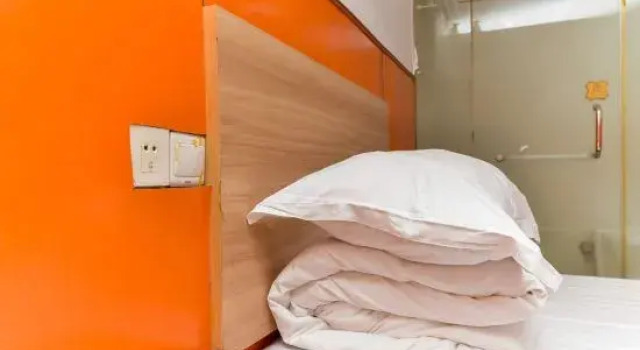 Haoting hotel (Shanghai Xincun Road Subway Station), Varaa Hotelli Putuo 