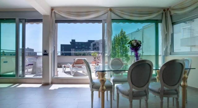 Апартаменты с видом на море Apia Residence