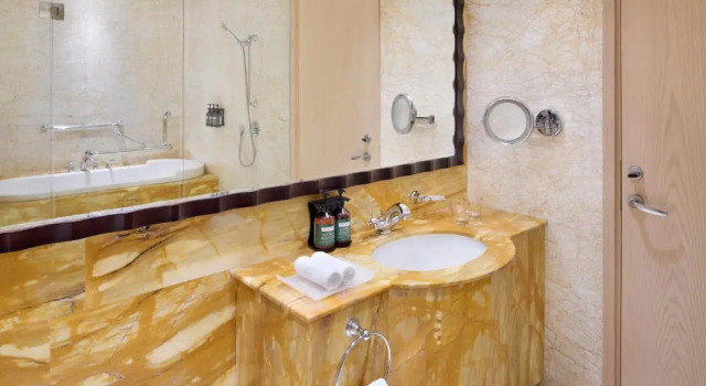 Двухместный полулюкс Top Floor Crowne Plaza - Dubai Jumeirah by IHG