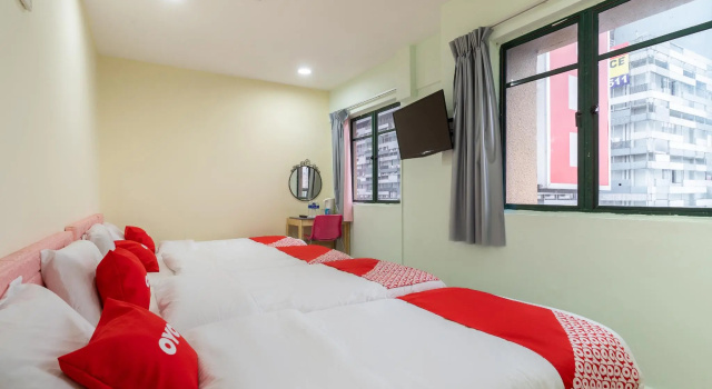 Люкс Premium OYO 89717 Budget Star Hotel