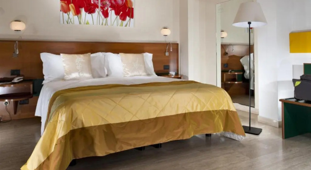 Семейный люкс Astoria Suite Hotel