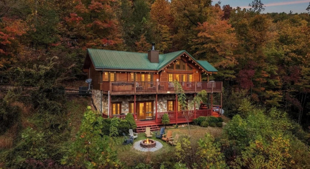 Коттедж Upscale Mtn-View Smokies Cabin: Hot Tub & Fire Pit