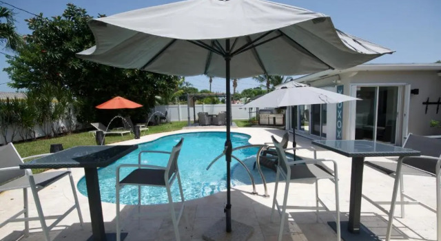 Вилла Heated Salt Water Pool Bungalow Mins From Beach in Deerfield Beach