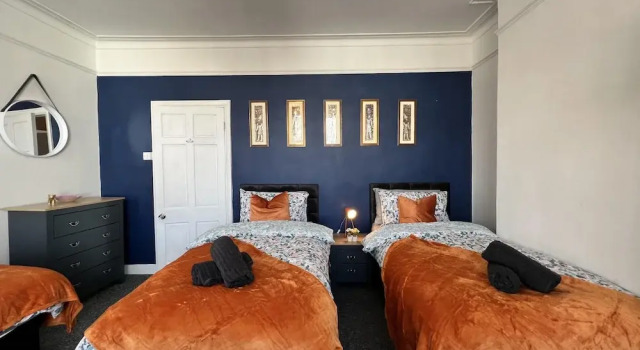 Коттедж Captivating 2bed House in Southend Pet Friendly!