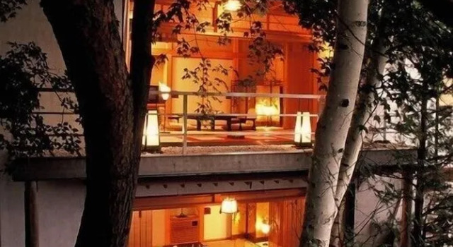 Kusatsu Onsen Tenojiya, Забронировать Отель Отели Кусацу с парковкой, рядом с Лыжный курорт Кусацу Онсэн, Парковка