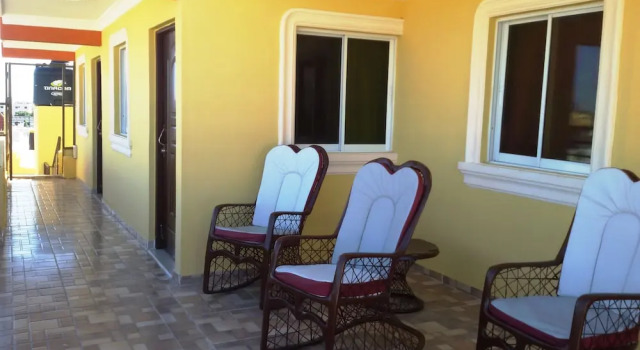 Modern 1-Bedroom Apartment with Private Balcony Fast Wi-Fi Free Parking, Забронировать Апартаменты/квартира Апартаменты Ла-Вива, Апартаменты/квартира
