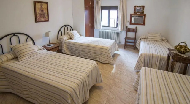 Четырёхместный номер Standard Hostal Alba Taruta