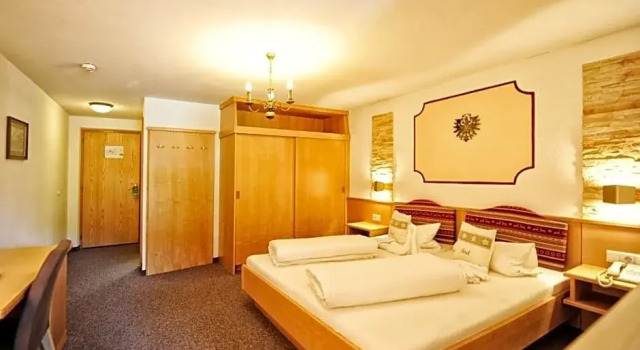 Hotel Margarete Maultasch, Забронировать Отель Отели Тироля с бассейном, Бассейн
