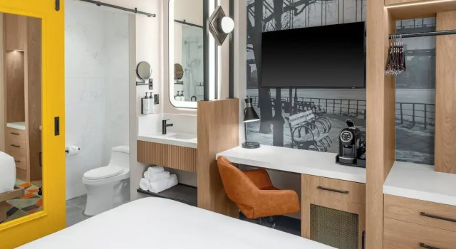Двухместный номер Standard voco Astoria by IHG