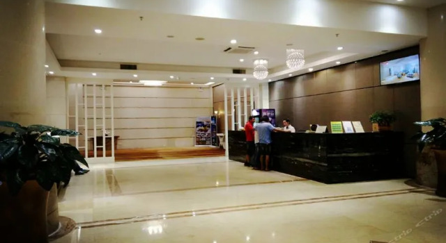 Bafang Junyue Hotel (Zhanjiang Yingzhan Square), Забронировать Отель Отели Гуандун 3 звезды, 3*